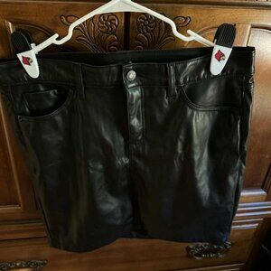 Torrid Black Faux Leather Mini Skirt Size 12 – PU 5 Pocket